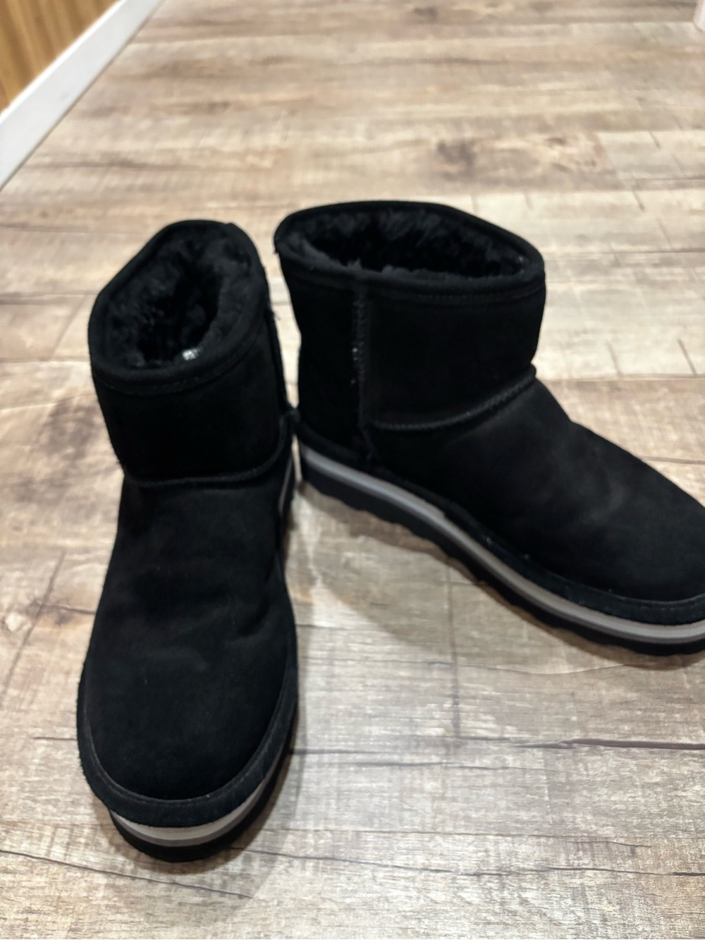 Black BearPaw Lined Winter Boot - Cozy Camper Women's Size 11